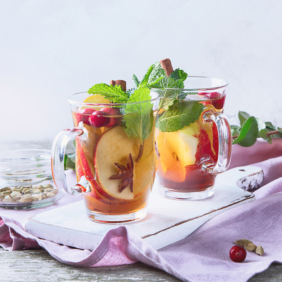 Iced Peach and Apple Summer Sangria, a delicious recipe by Lassonde Food Service