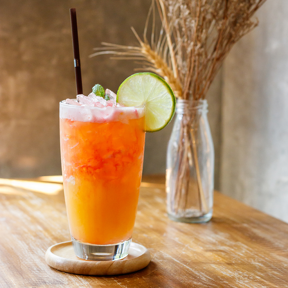 Peach Sunrise, a delicious recipe by Lassonde Food Service